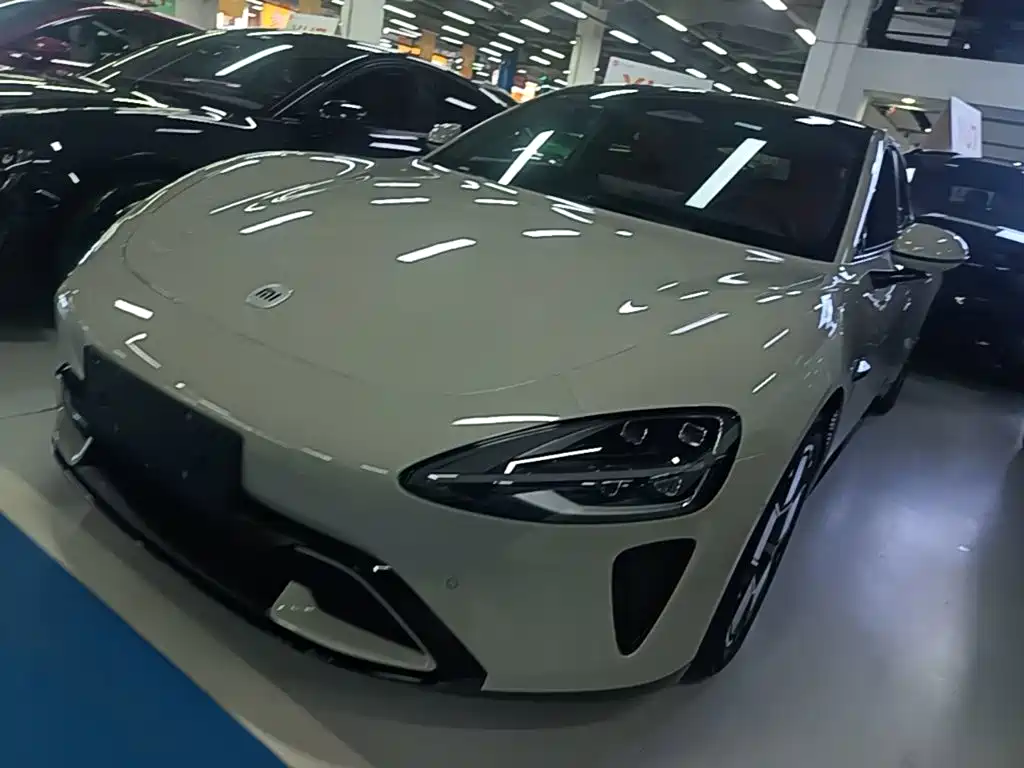 Xiaomi SU7 2024
