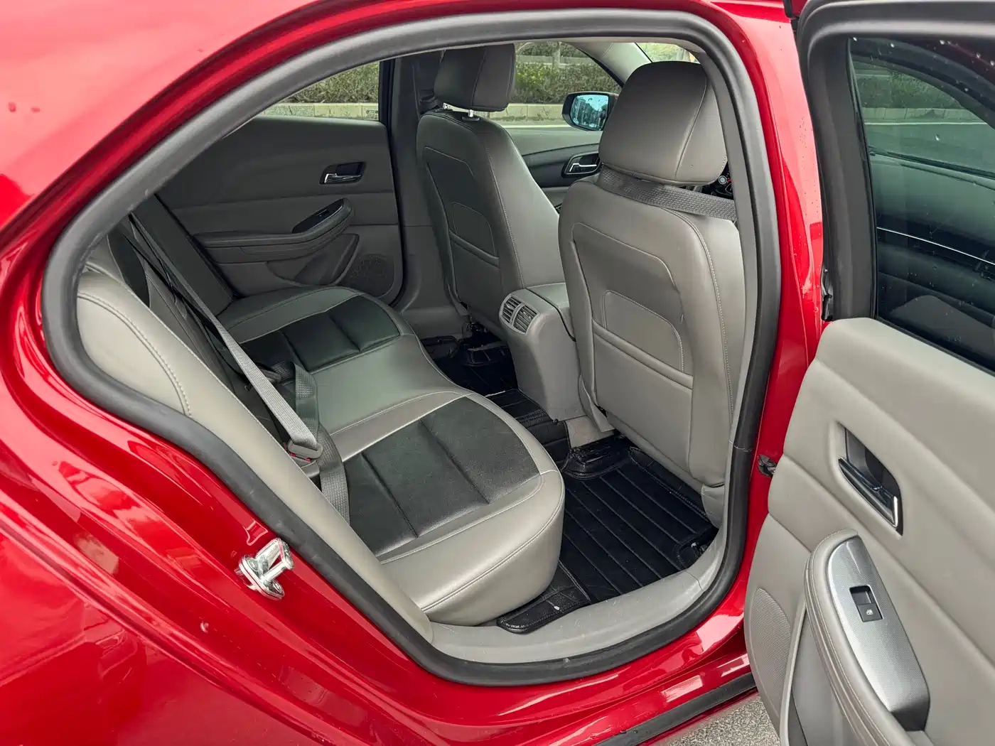 Chevrolet Malibu 2013 2.4L Automatic Luxury Edition фото 10