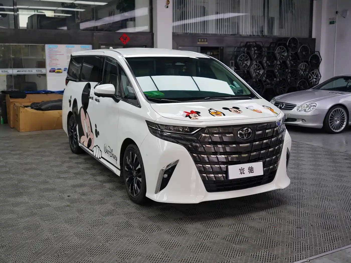 Toyota Alphard 2024 Hybrid 2.5L Ultimate Enjoyment Edition фото 2