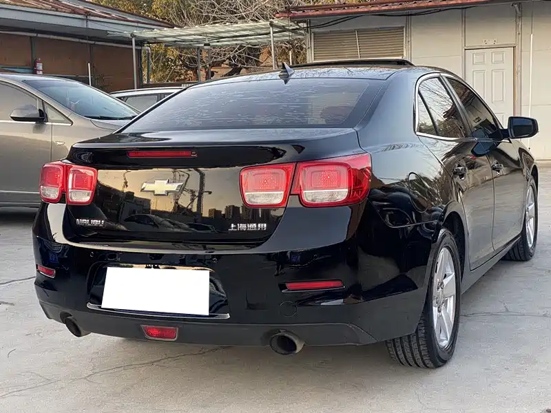 Chevrolet Malibu 2012 2.0L Automatic Luxury Edition фото 14