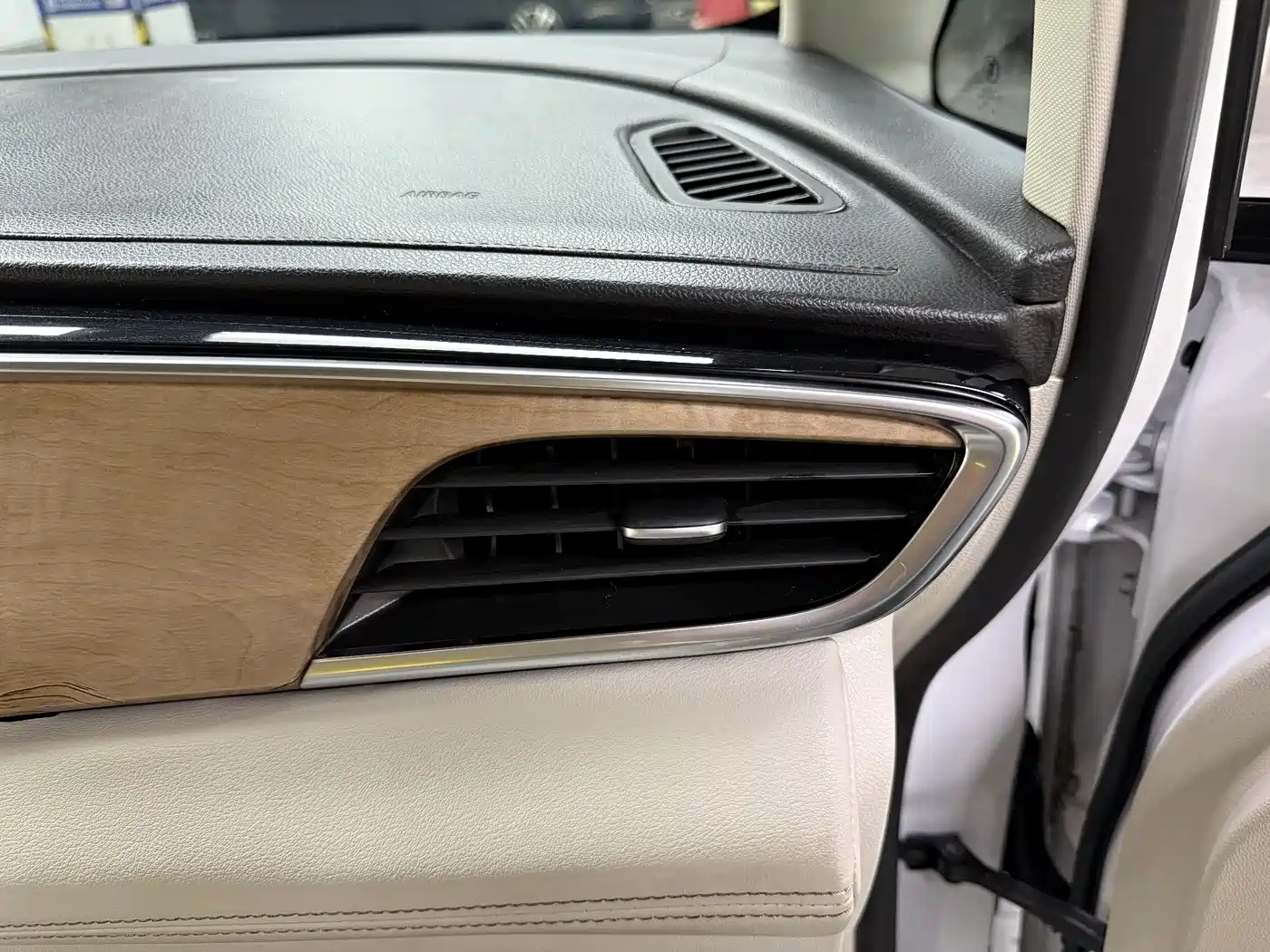 Buick GL8 2017 ES 28T Comfort Type China V фото 24