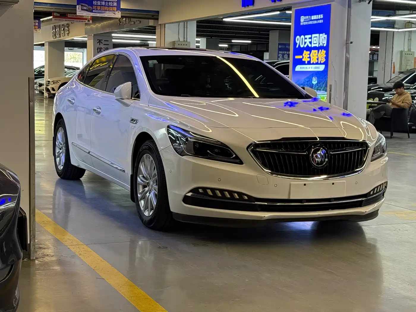 Buick LaCrosse 2018 Model 20T Luxury Edition фото 3