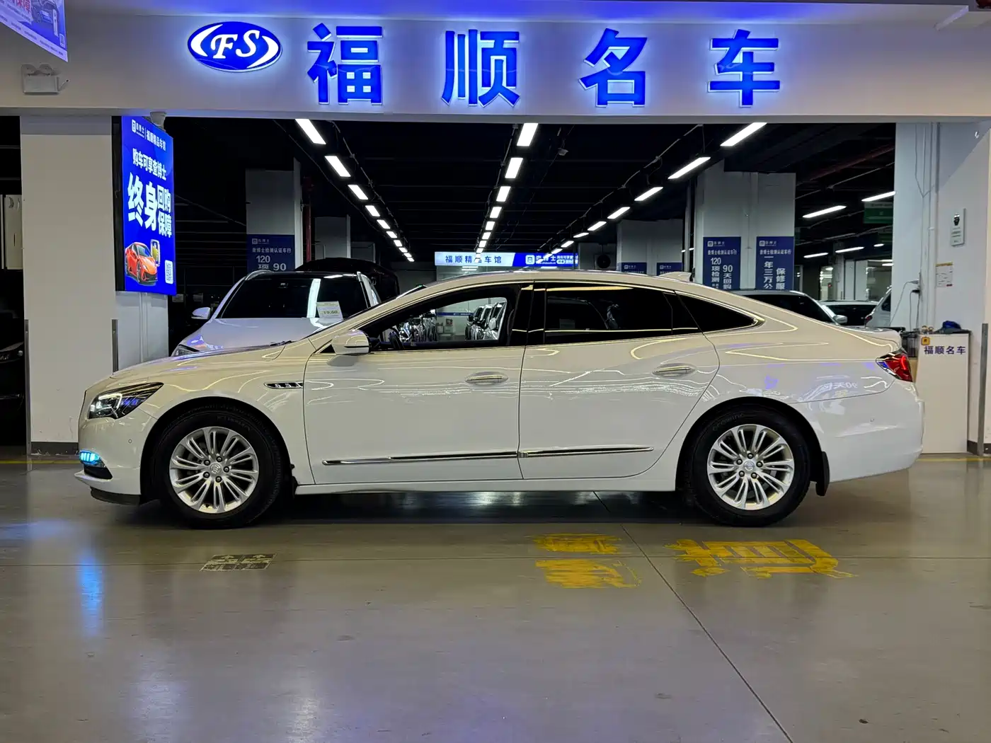Buick LaCrosse 2018 Model 20T Luxury Edition фото 4