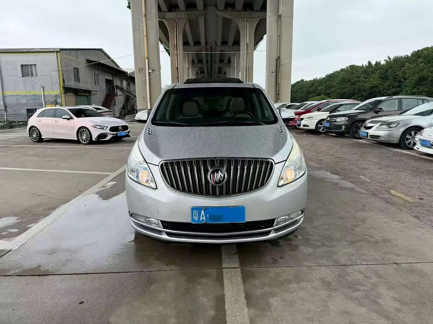 Buick GL8 2014 2.4L LT Luxury Business Executive фото 2