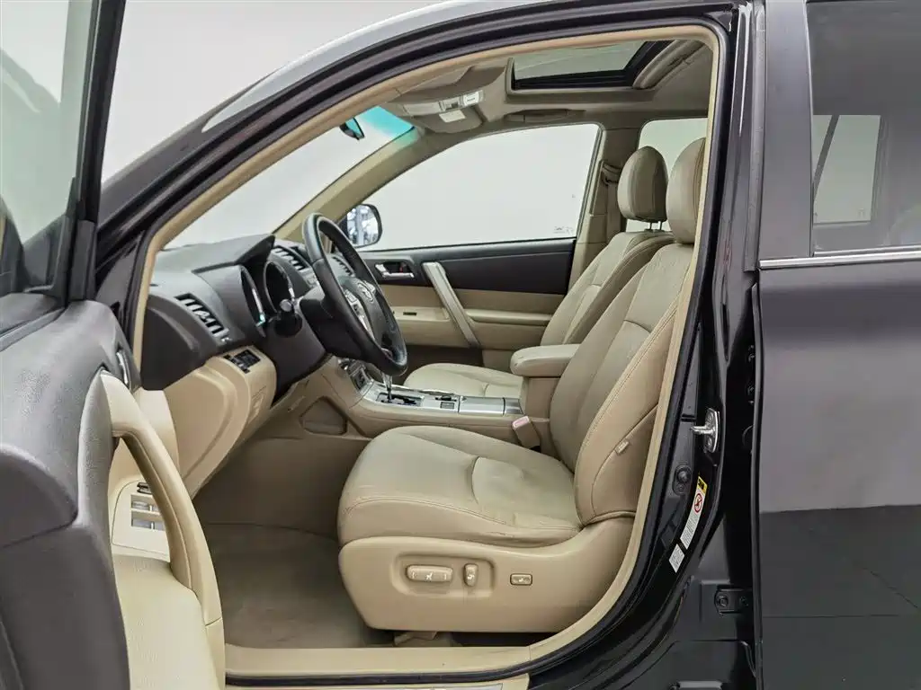 Toyota Highlander 2012 2.7L 2WD 7-Seater Luxury Edition фото 10