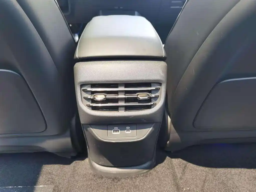 Hongqi EH7 2025 640 AWD Smart Selection Edition фото 13