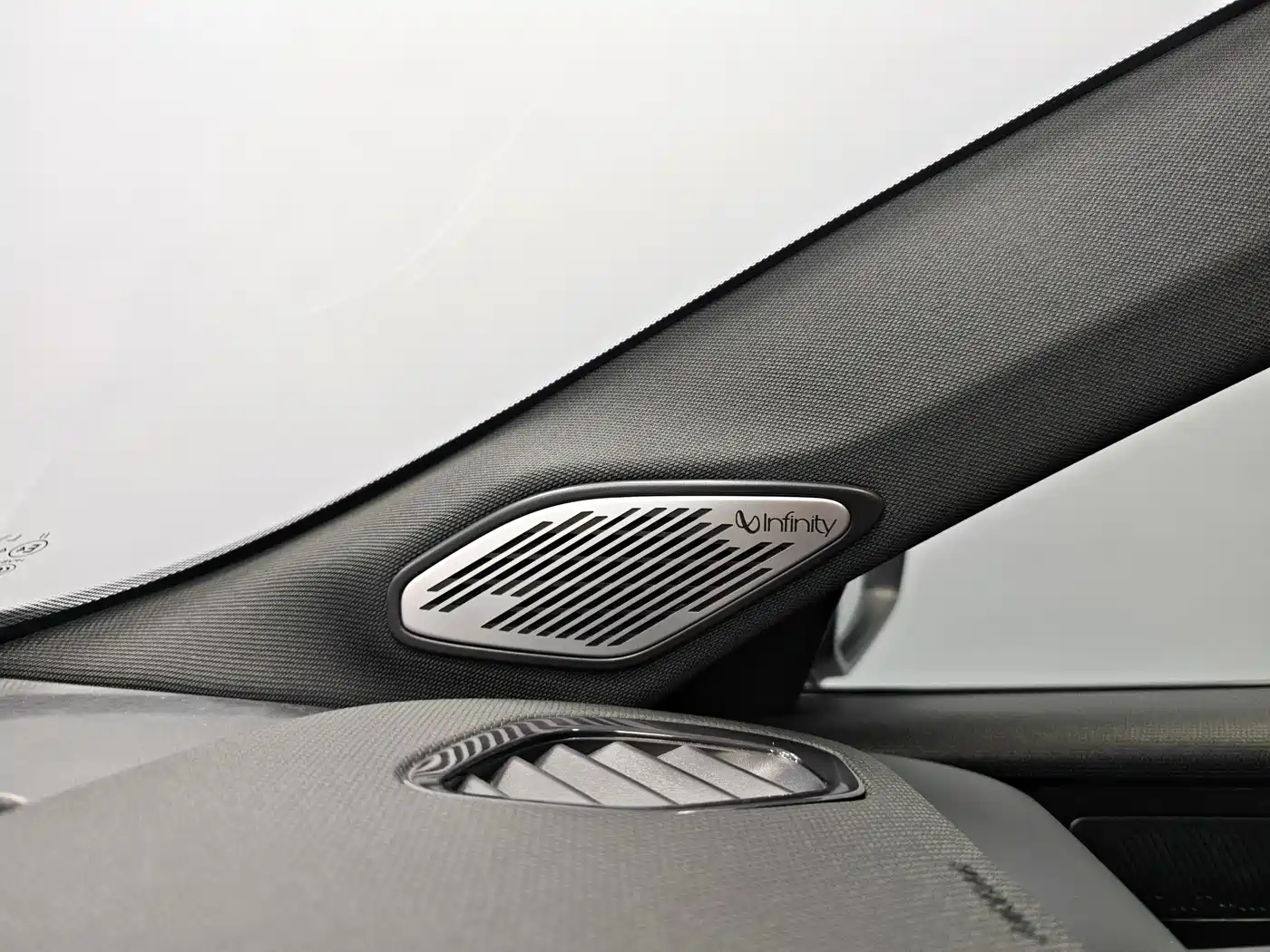 Lynk & Co 03 2022 2.0TD DCT Power Pro фото 9