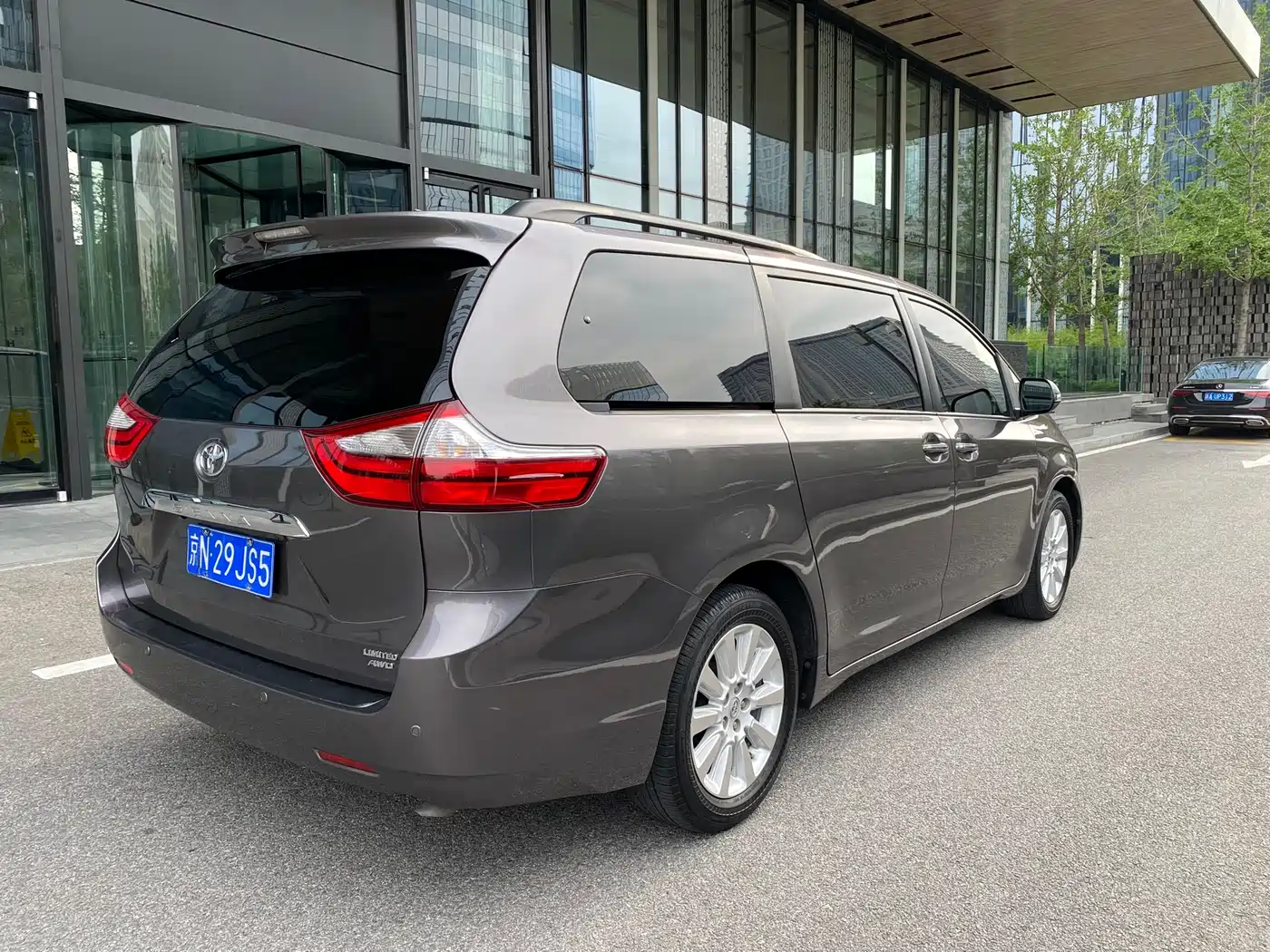 Toyota Sienna 2015 3.5L 4WD L фото 3