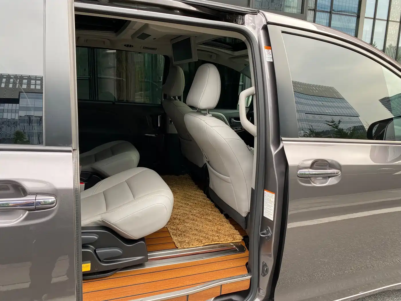 Toyota Sienna 2015 3.5L 4WD L фото 16