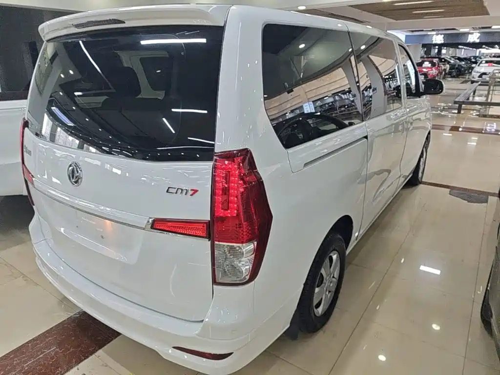 Dongfeng Fengxing Lingzhi PLUS 2021 2021 2.0L Manual Comfort 7-Seater