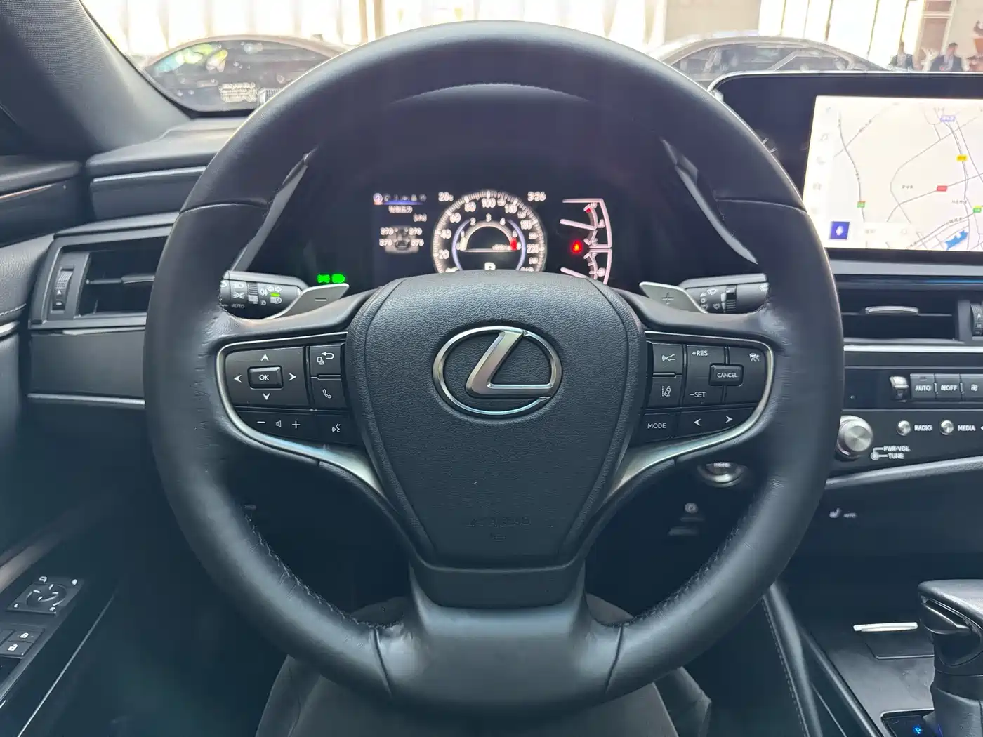 Lexus ES 2023 200 Excellence Edition фото 26