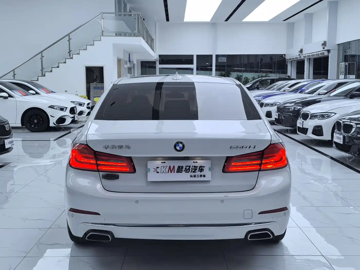 BMW 5 Series 2019 530Li Premium Luxury Package фото 15