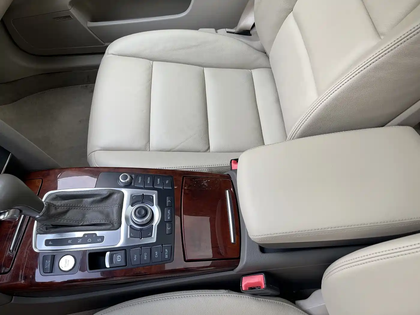 Audi A6L 2011 Model 2.4L Luxury фото 11