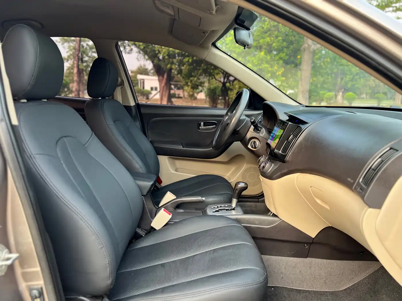 Hyundai Elantra 2011 1.6L Automatic Comfort фото 12