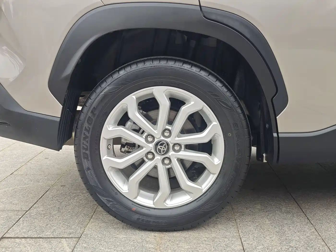 Toyota Frontlander 2023 2.0L CVT Elite Edition фото 11
