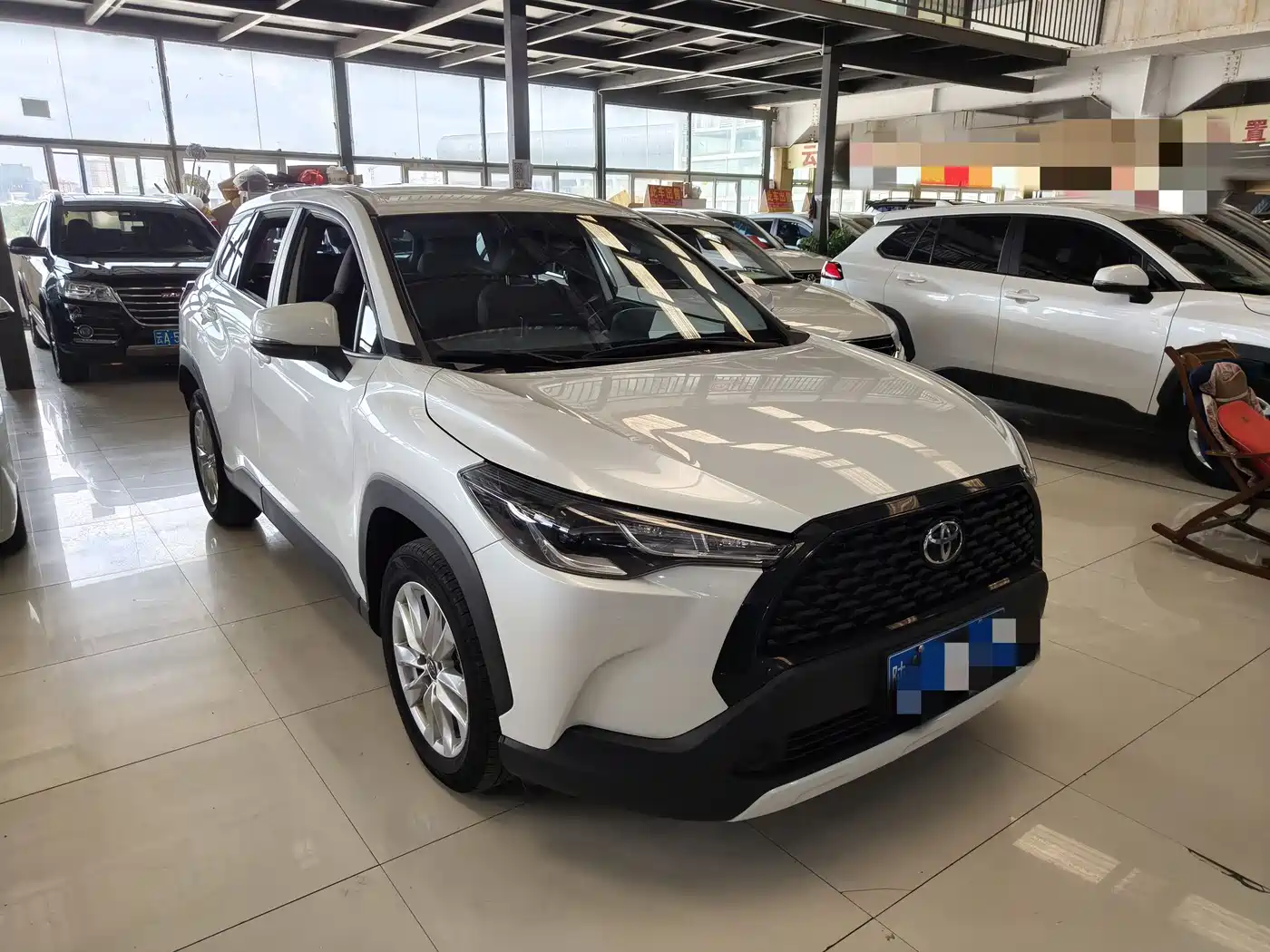 Toyota Corolla Cross 2023 2.0L 20th Anniversary Platinum Edition фото 3