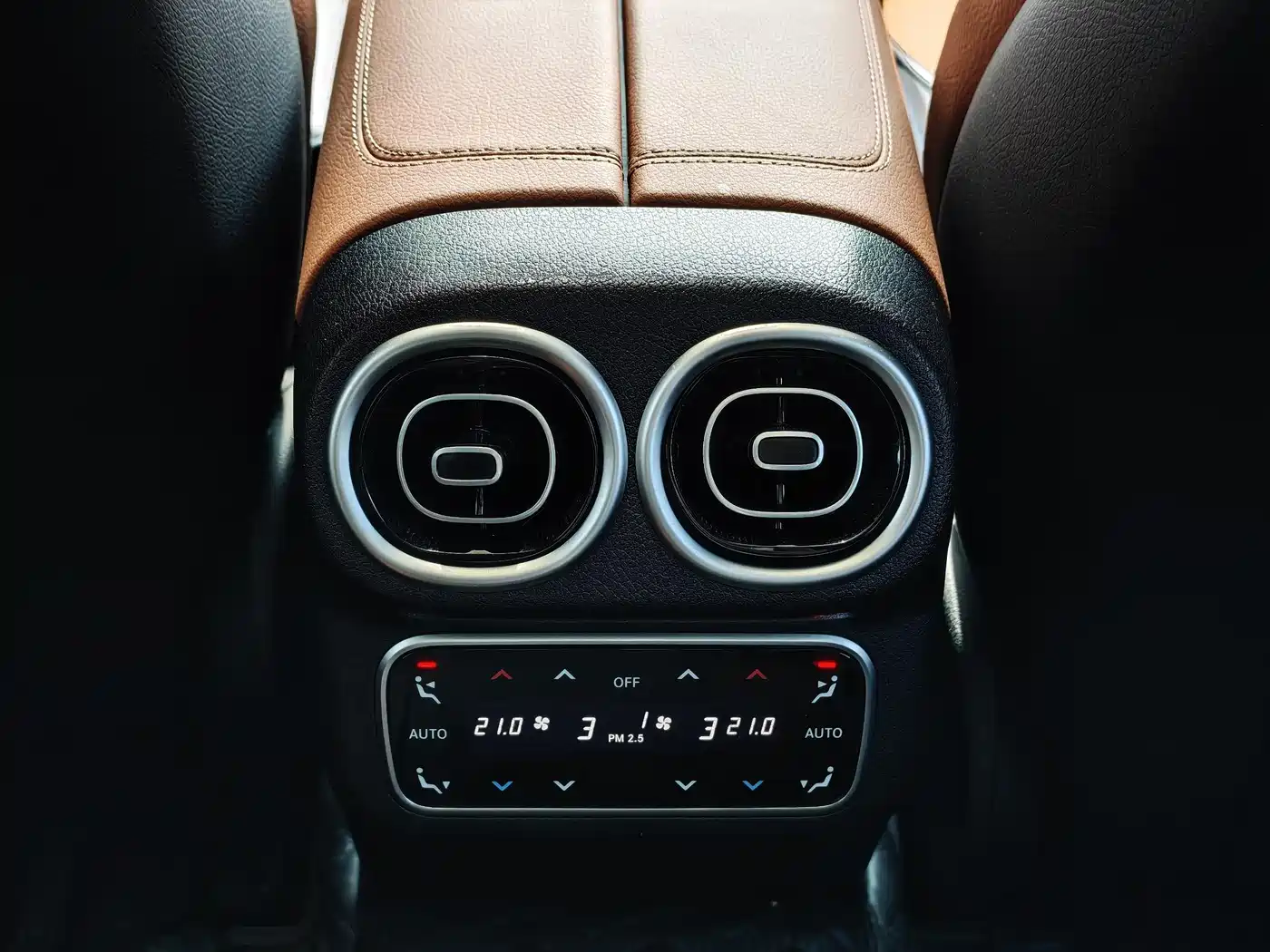 Mercedes-Benz GLC 2024 GLC 300 L 4MATIC Dynamic 5-seater фото 22