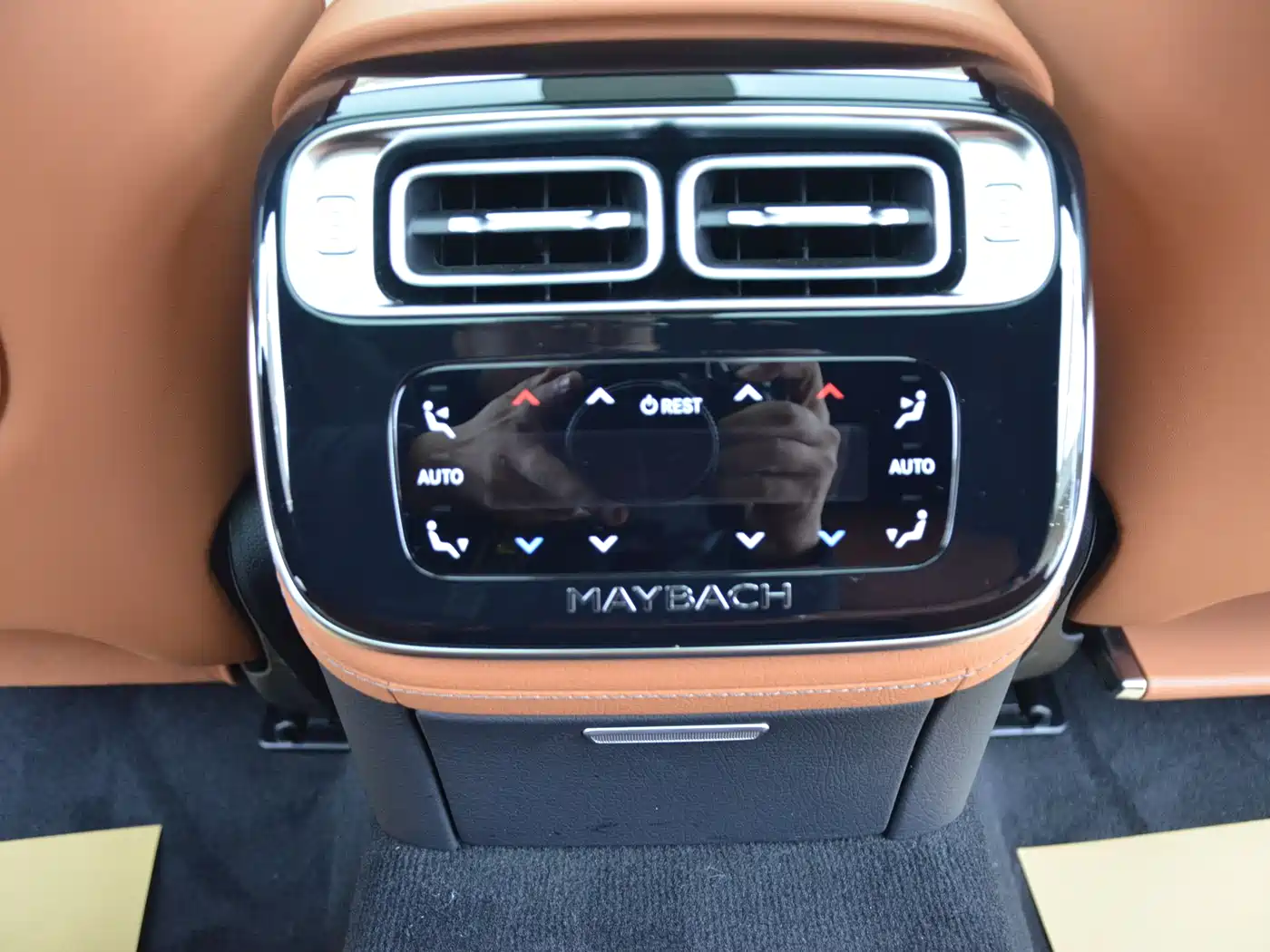 Mercedes-Benz Maybach S-Class 2025 Model S 480 4MATIC фото 8