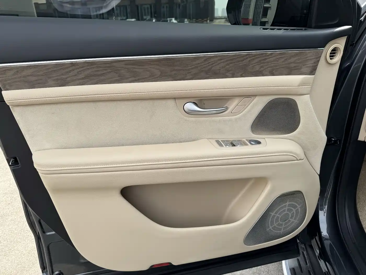 AITO Wenjie AITO M7 2022 1.5T RWD Comfort Edition фото 10