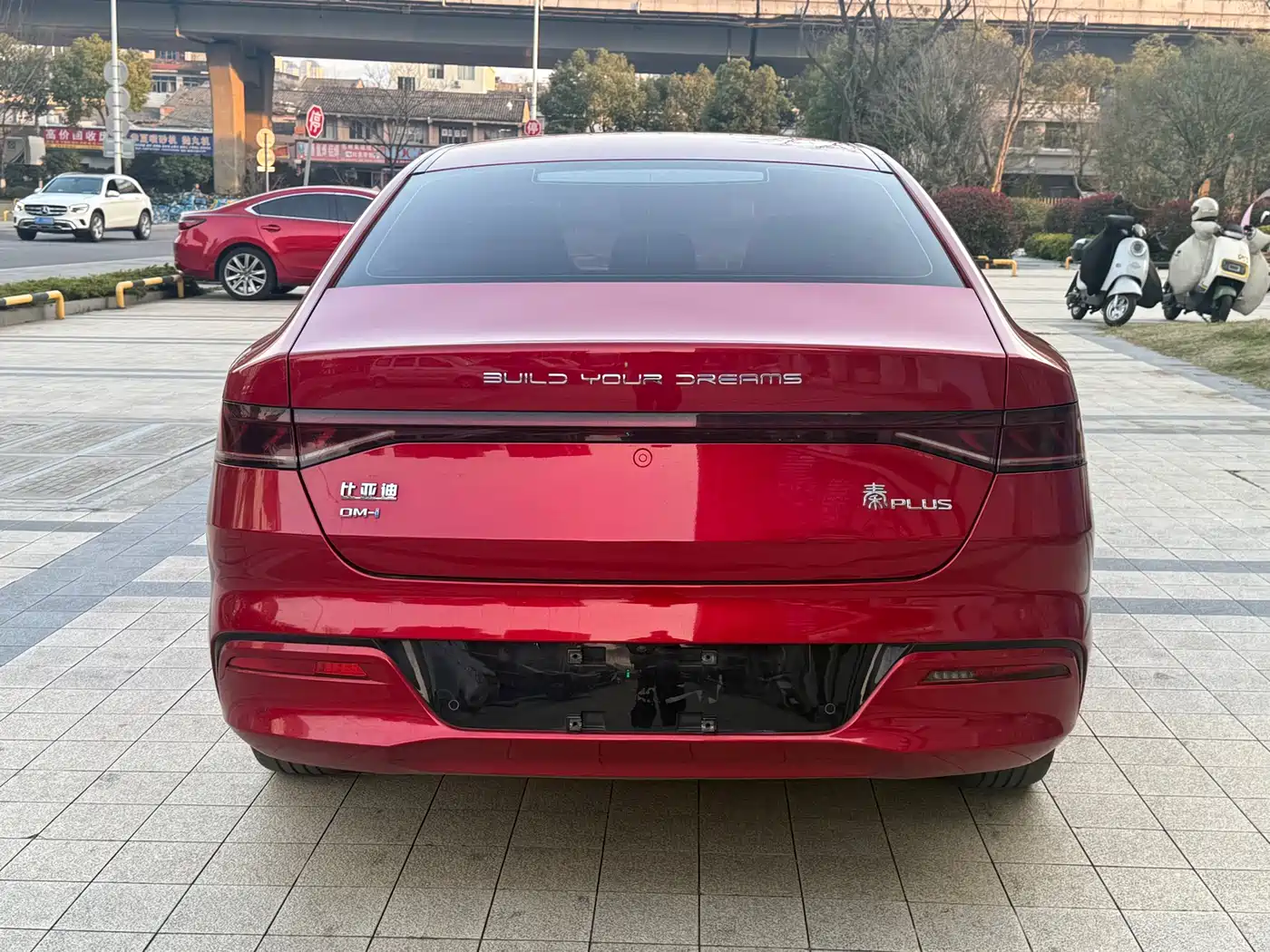 BYD Qin PLUS 2023 Champion Edition DM-i 120KM Excellence фото 4