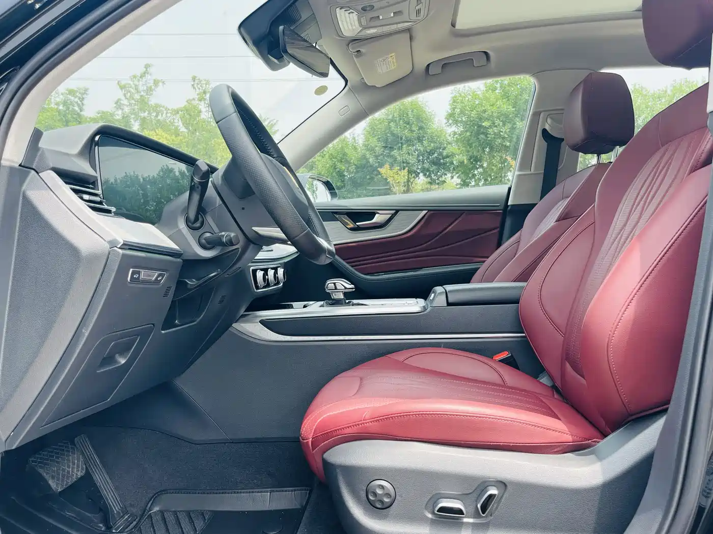Hongqi HS5 2025 2.0T 4WD Qiling Pro фото 10