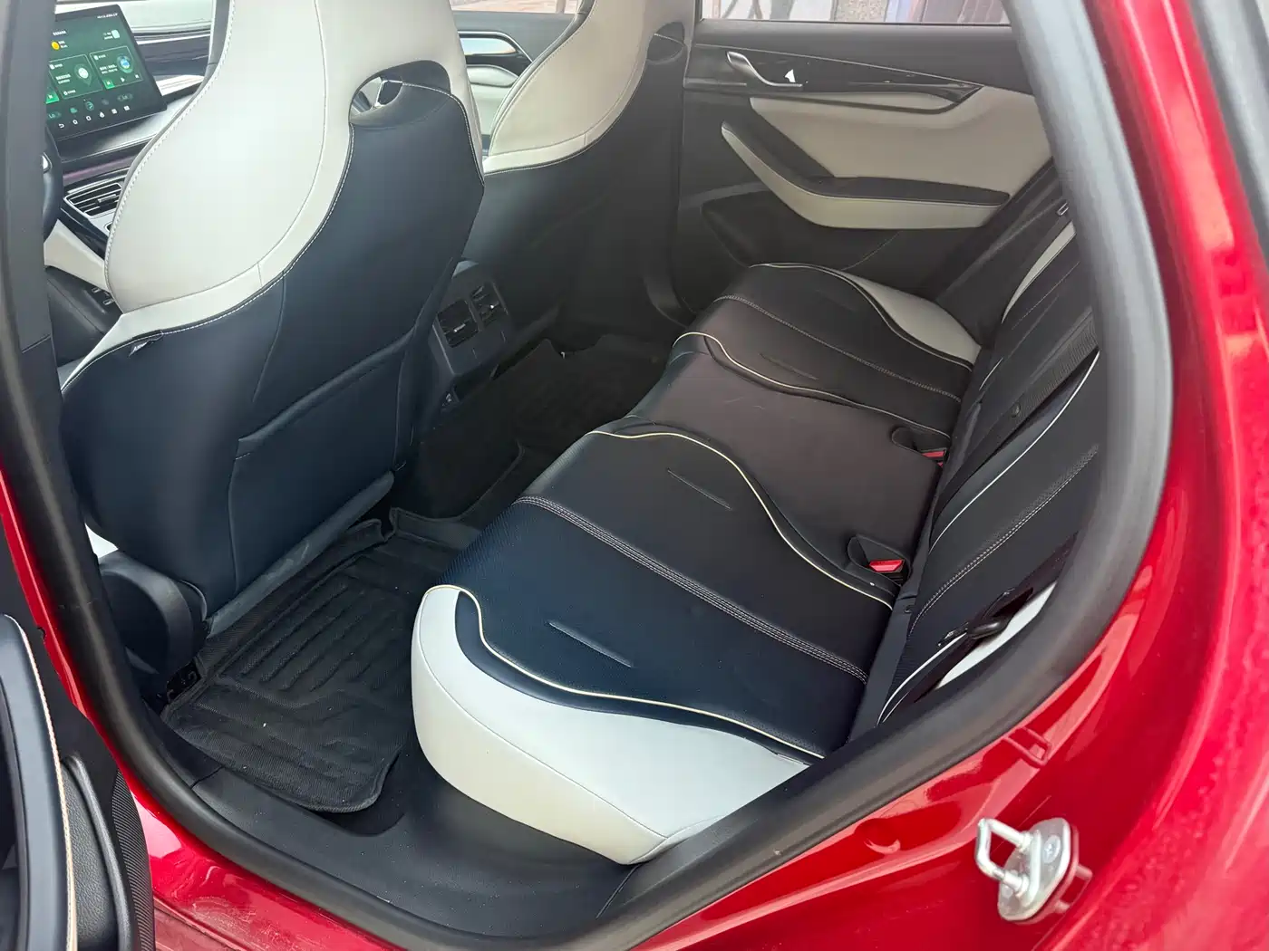 BYD Qin PLUS 2023 Champion Edition DM-i 120KM Excellence фото 10