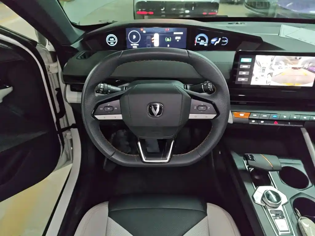 Changan UNI-V iDD 2025 2024 Blue Whale Smart iDD 136km Smart Cool