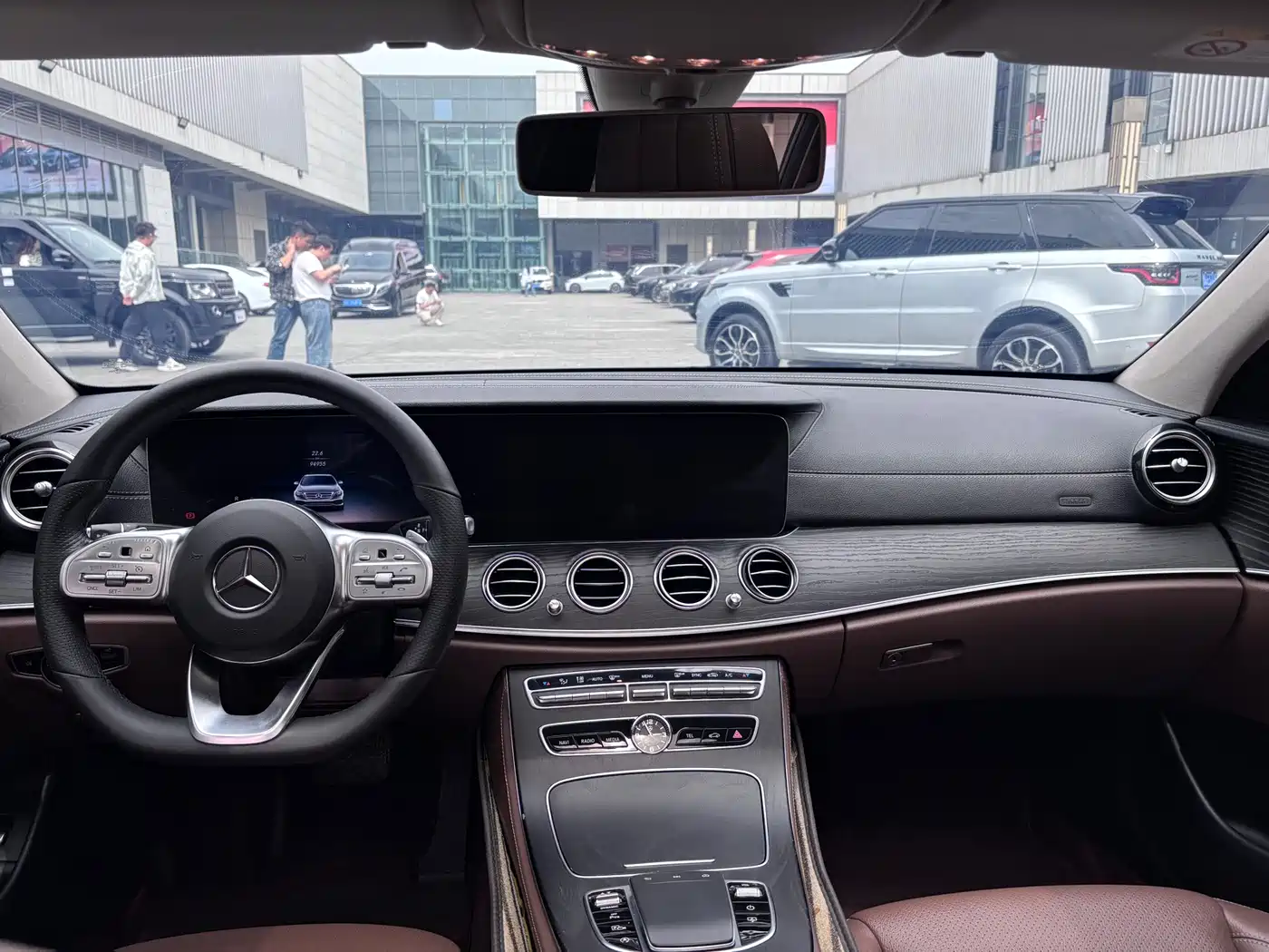 Mercedes-Benz E-Class 2020 E 300 L Luxury Model фото 10