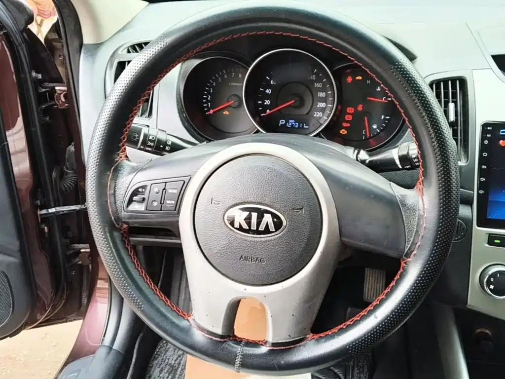 Kia Forte 2014 2014 1.6L AT GL
