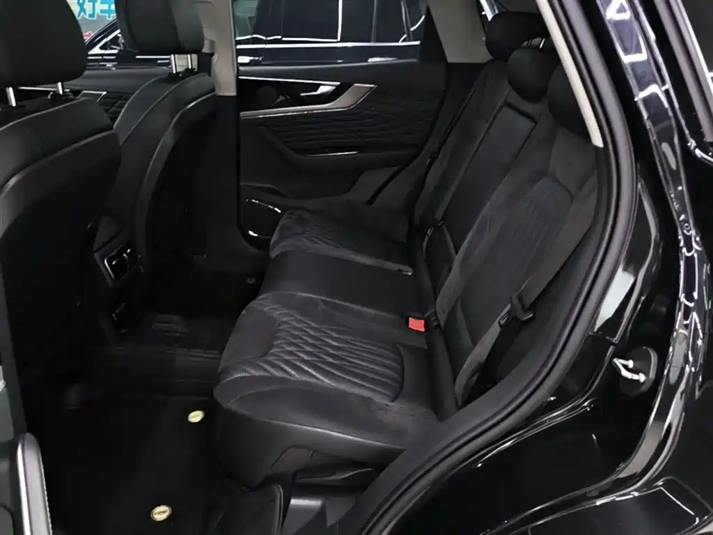 Hongqi HS5 2022 Facelift 2.0T Smart Flag Enjoyment Edition фото 17