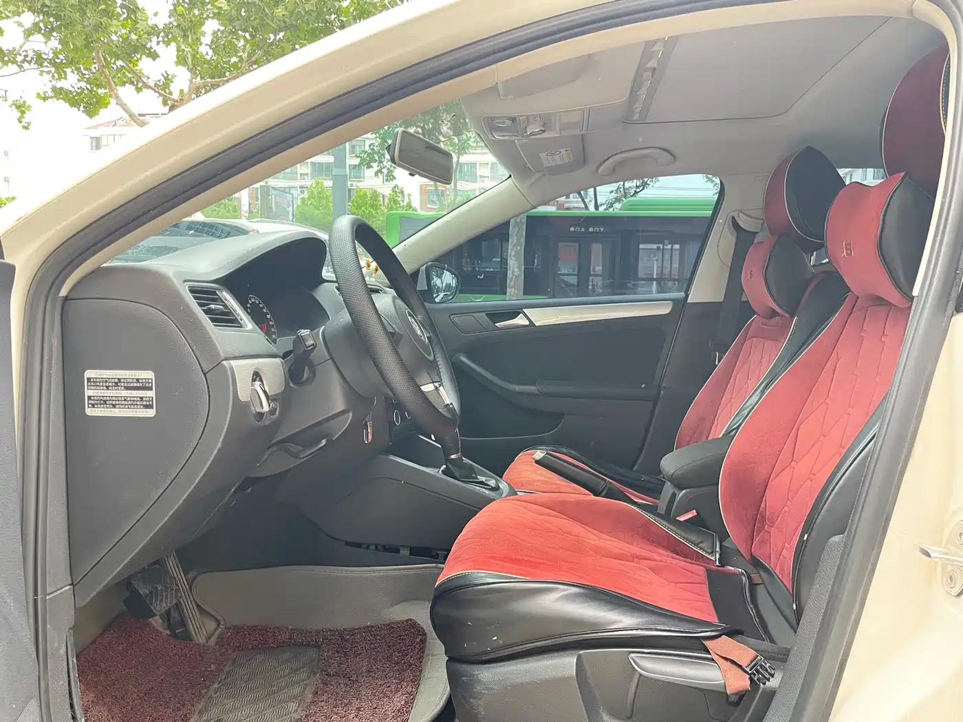 Volkswagen Sagitar 2014 Facelift 1.6L Automatic Comfort фото 8
