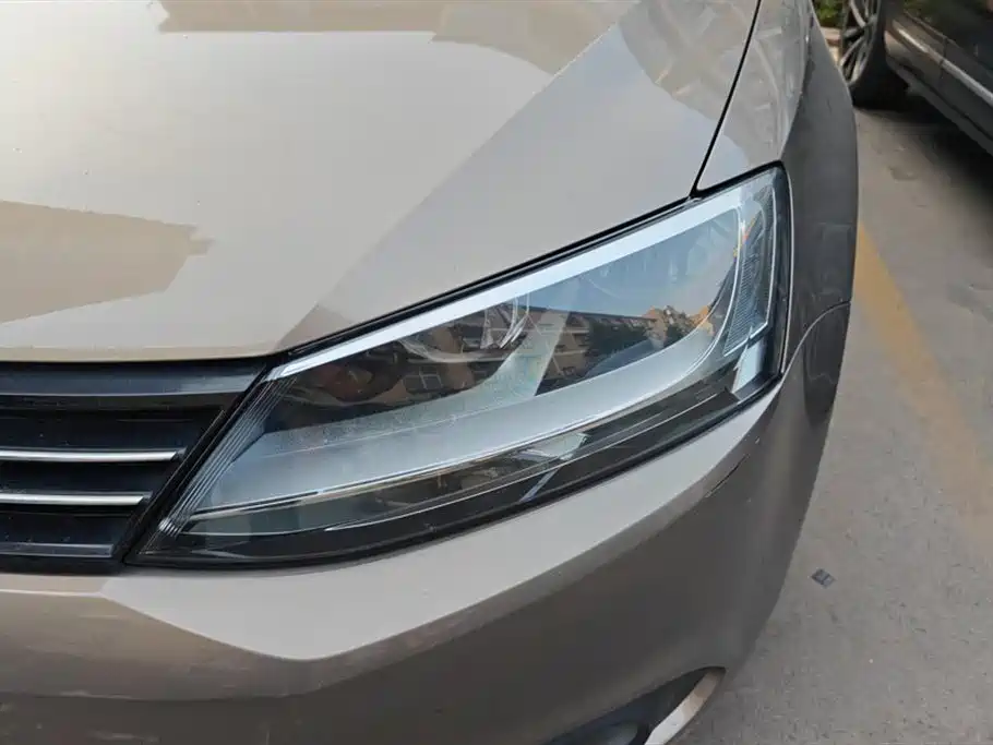 Volkswagen Sagitar 2014 Facelift 1.6L Automatic Comfort фото 5