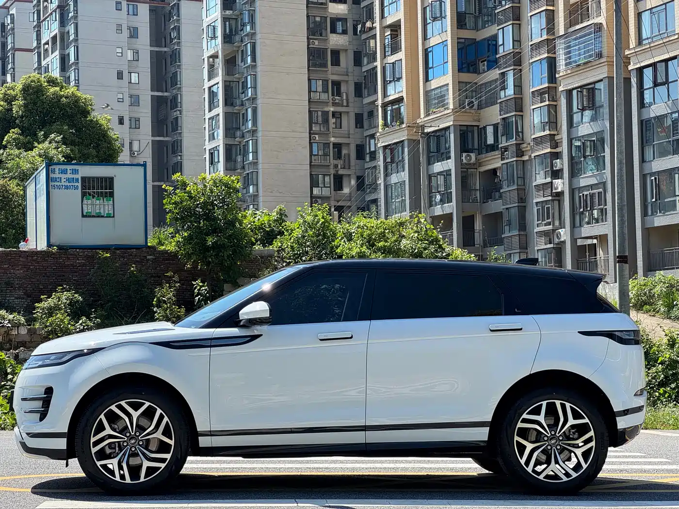 Land Rover Range Rover Evoque 2023 Range Rover Evoque L 249PS Luxury Edition фото 8