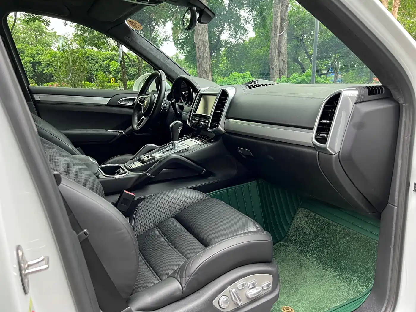 Porsche Cayenne 2015 Cayenne GTS 3.6T фото 7
