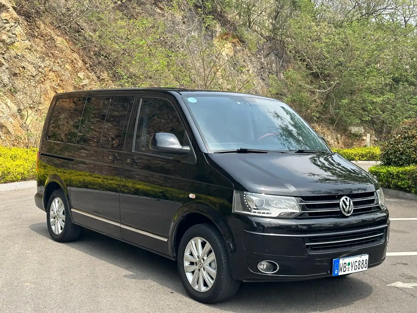 Volkswagen Multivan 2012 2.0TSI 2WD Luxury Edition фото 3
