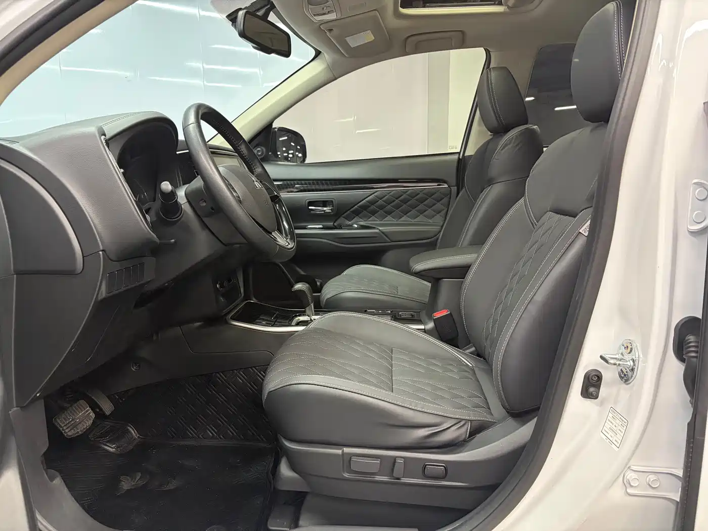 Mitsubishi Outlander 2023 2021 2.0L FWD Comfort Edition 5-seater