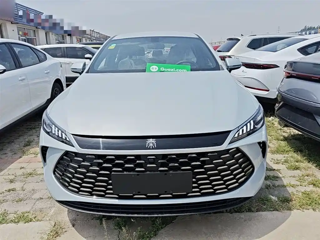 BYD Qin PLUS 2026 DM-i Smart Edition 128KM Progressive фото 3