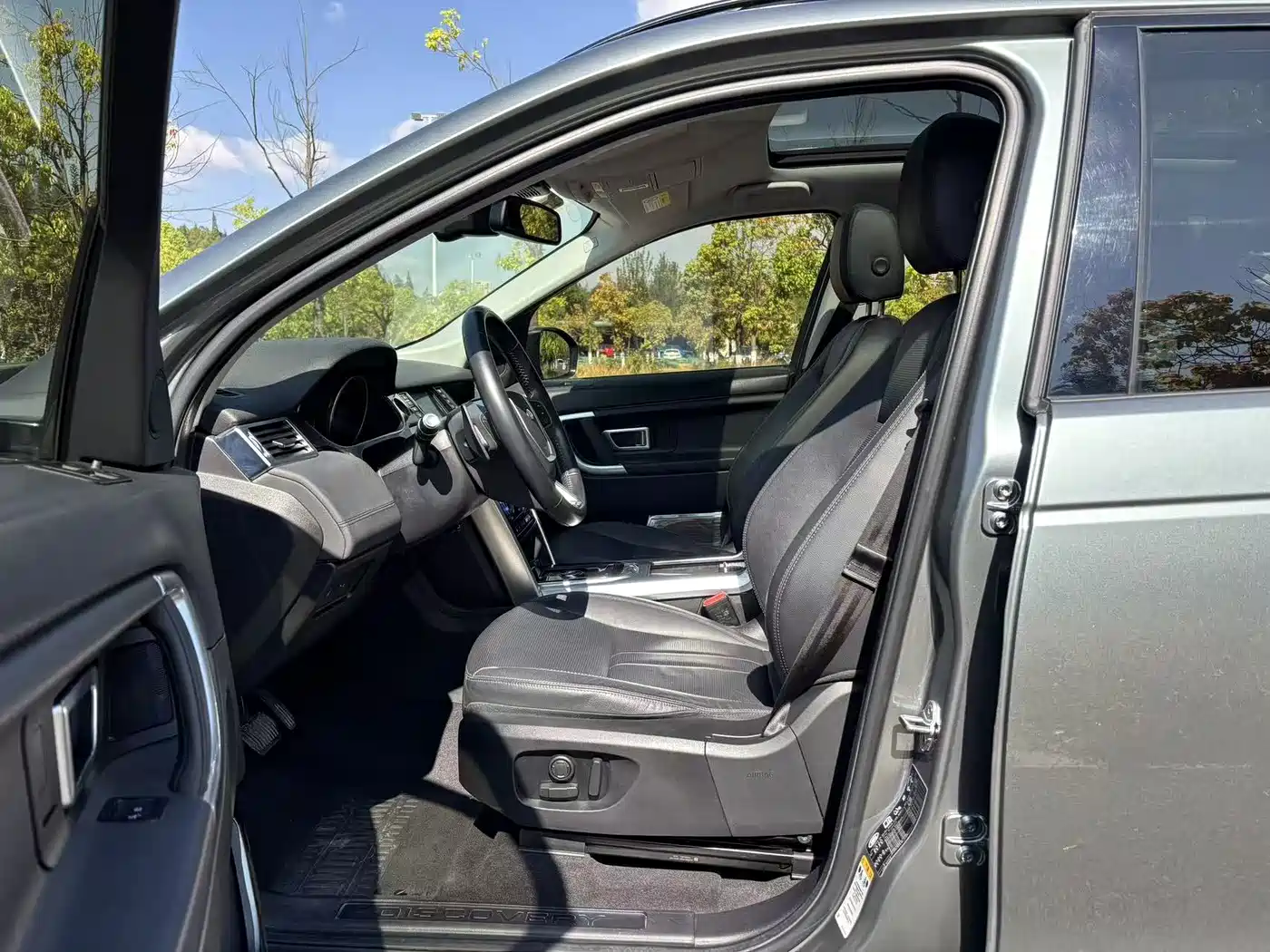 Land Rover Discovery Sport 2019 240PS SE Edition China V фото 3