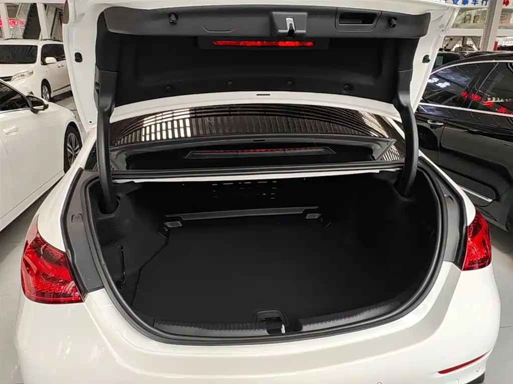 Mercedes-Benz C-Class 2025 C 260 L Sport Edition фото 19