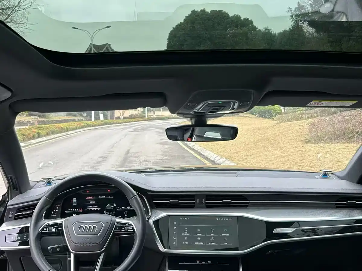 Фото 7 - Audi A6L