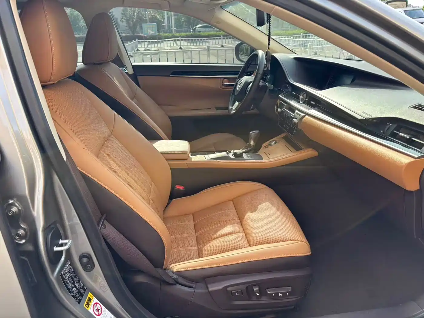 Lexus ES 2015 200 Elite Edition фото 7