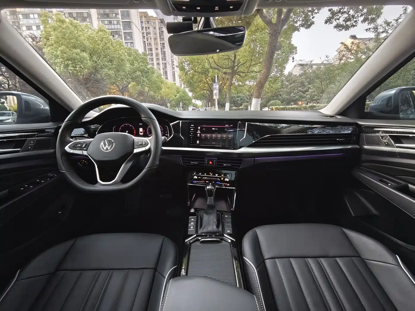 Volkswagen Passat 2022 330TSI Starlight Elite Edition фото 8
