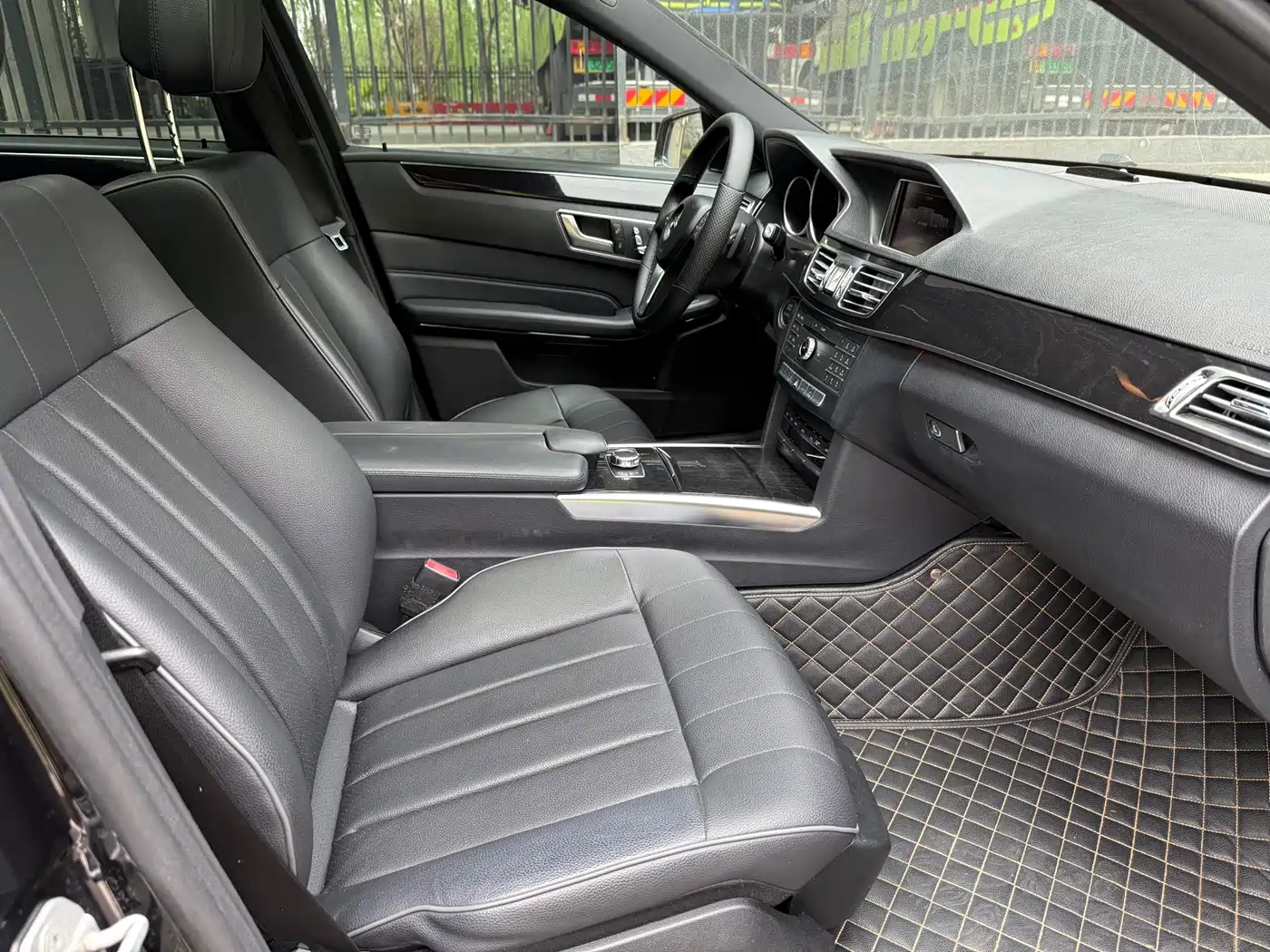 Mercedes-Benz E-Class 2015 Facelift E 260 L Sport фото 7