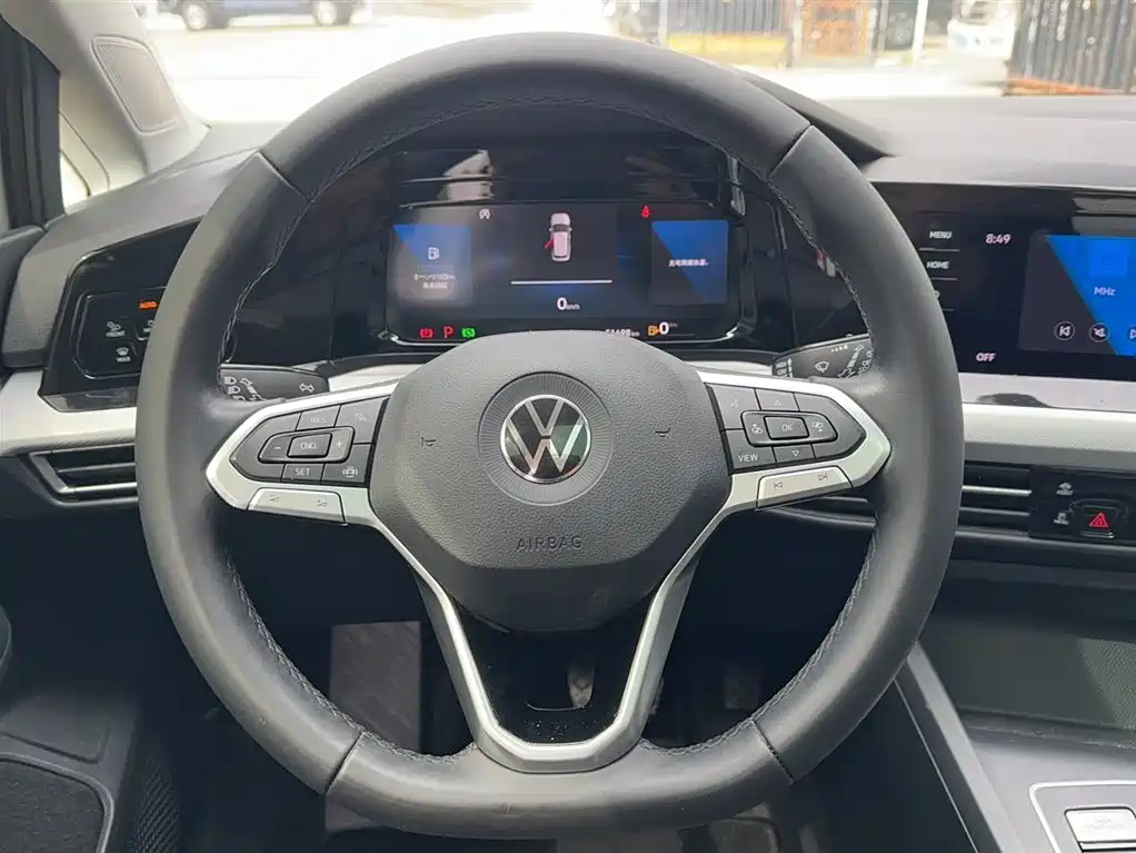 VOLKSWAGEN GOLF