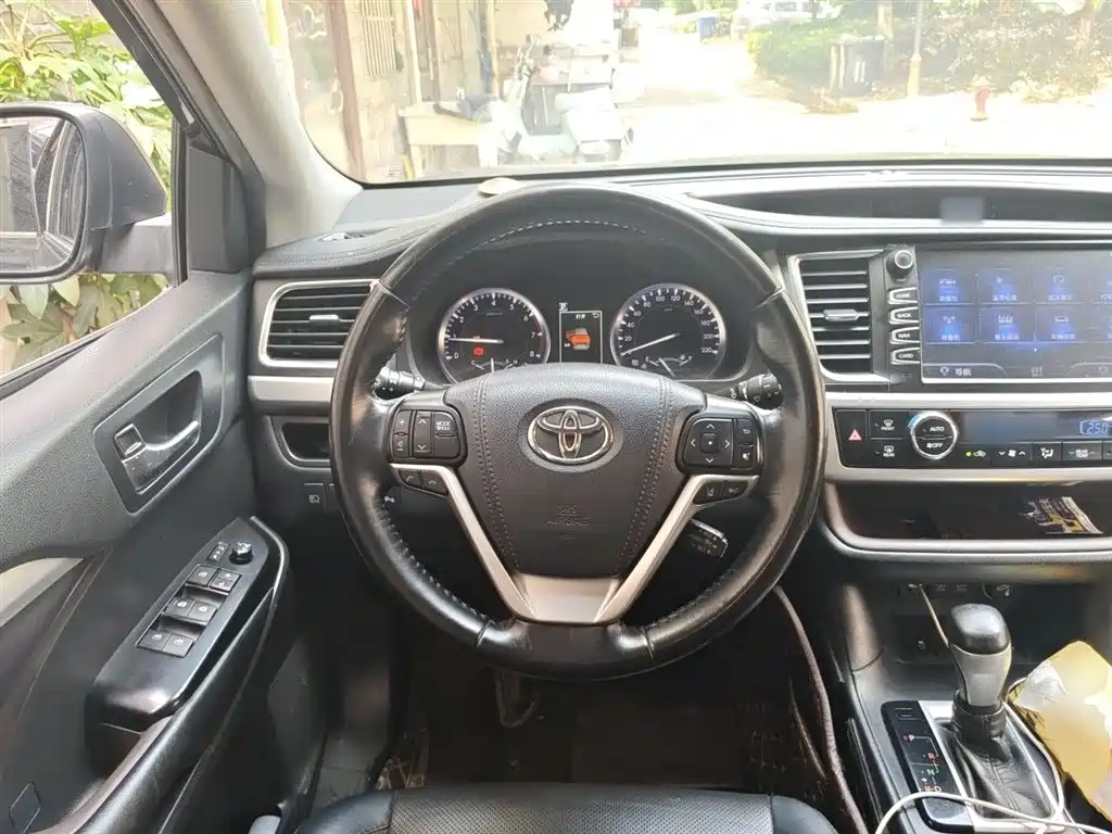 Toyota Highlander 2018 2.0T 4WD Luxury 7-seater China VI фото 3