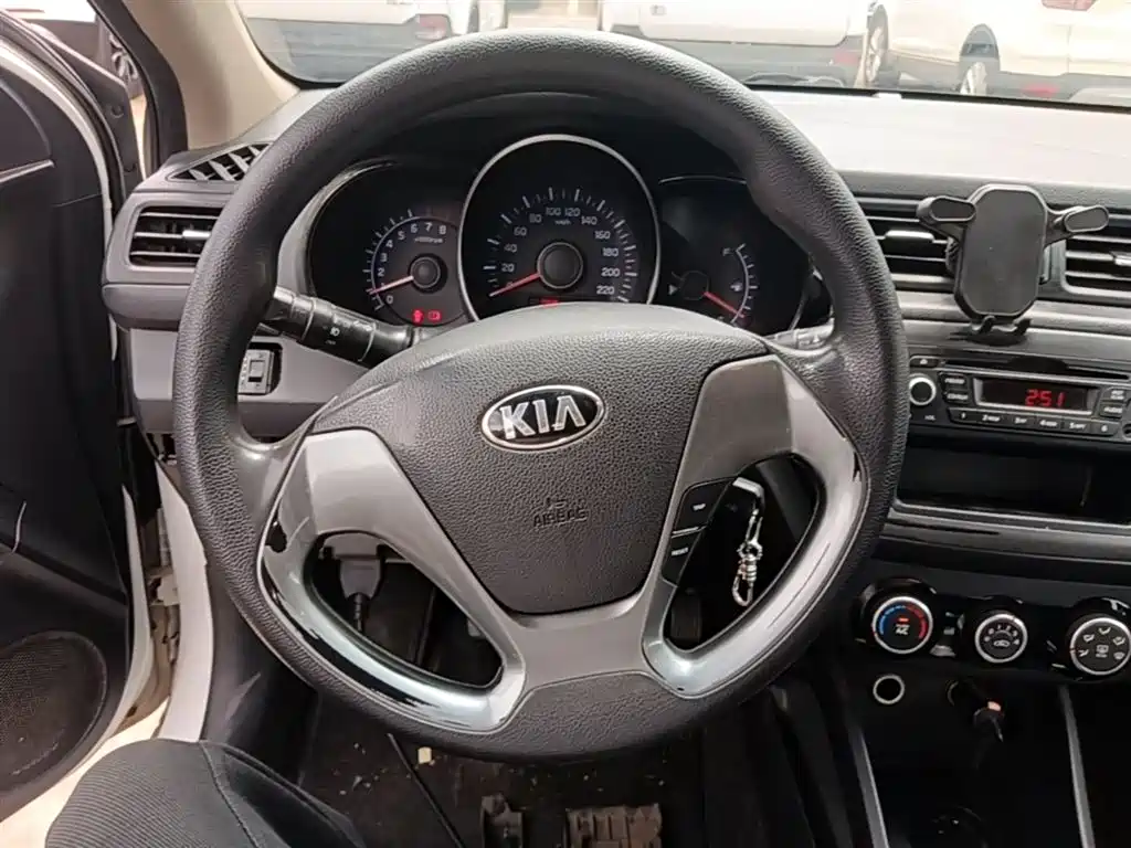 Kia K2 2015 Sedan 1.4L MT GLS фото 11