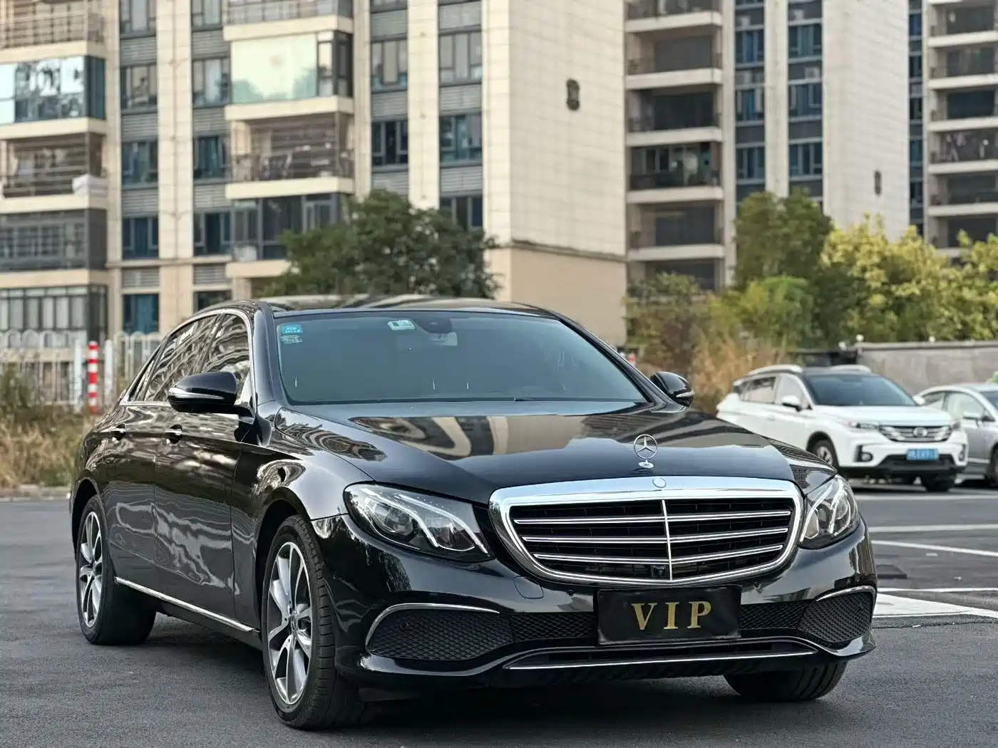 Mercedes-Benz E-Class 2017 E 300 L Luxury фото 3