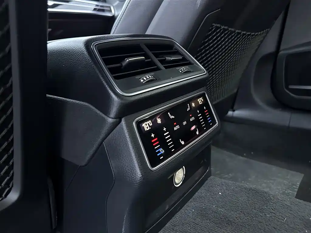 Audi A6L 2019 45 TFSI quattro Exclusive Dynamic фото 20