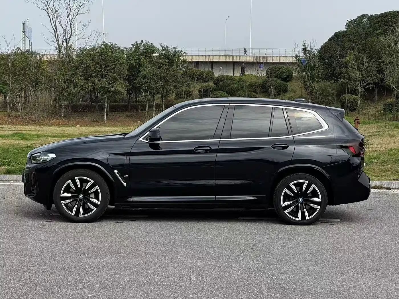 BMW IX3