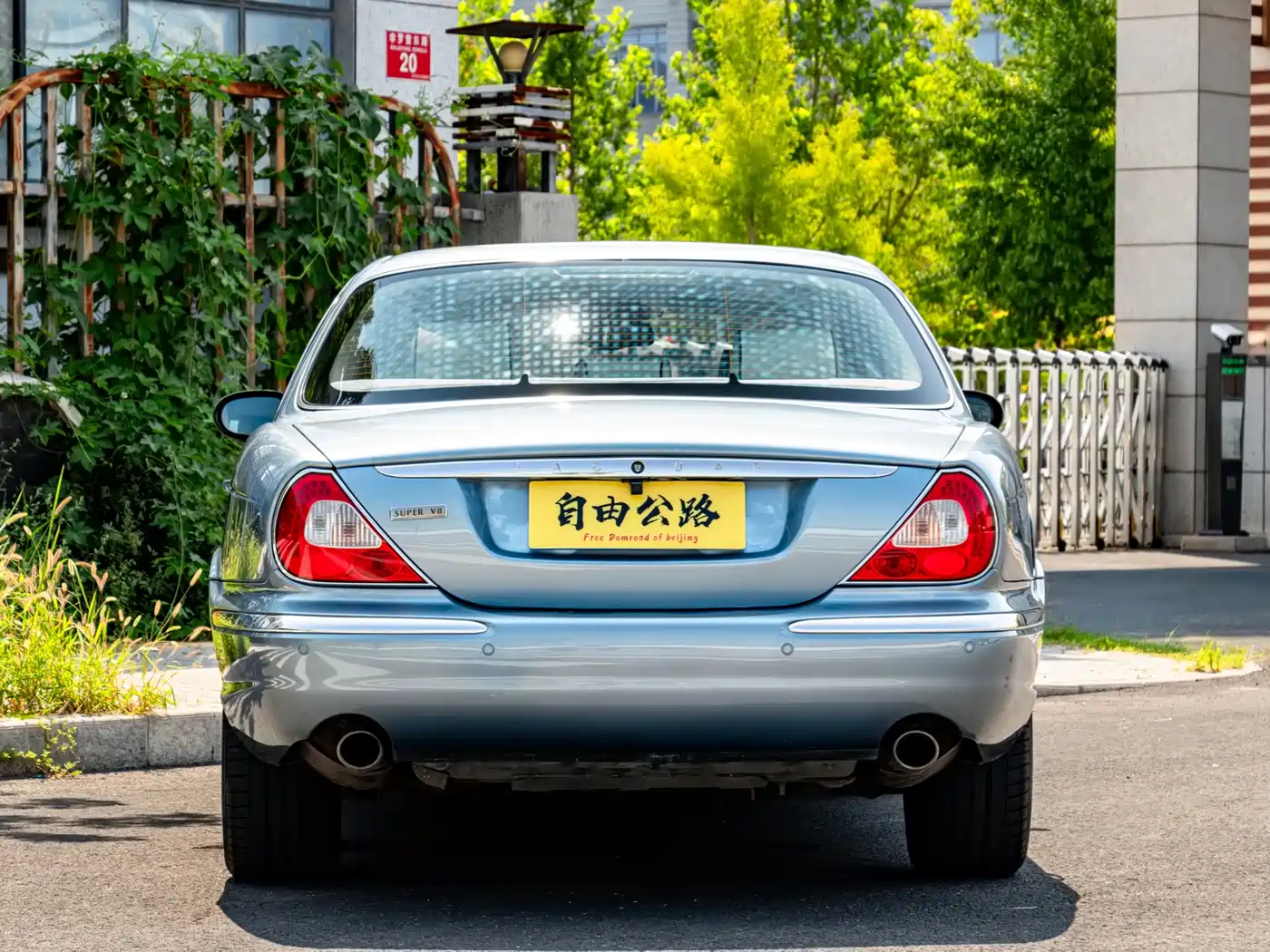 Фото 2 - Jaguar XJ